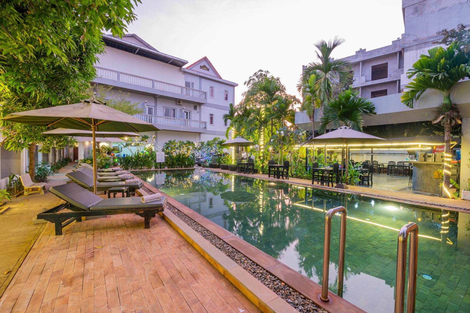 Damnak Soksan Hotel Siem Reap Exteriör bild