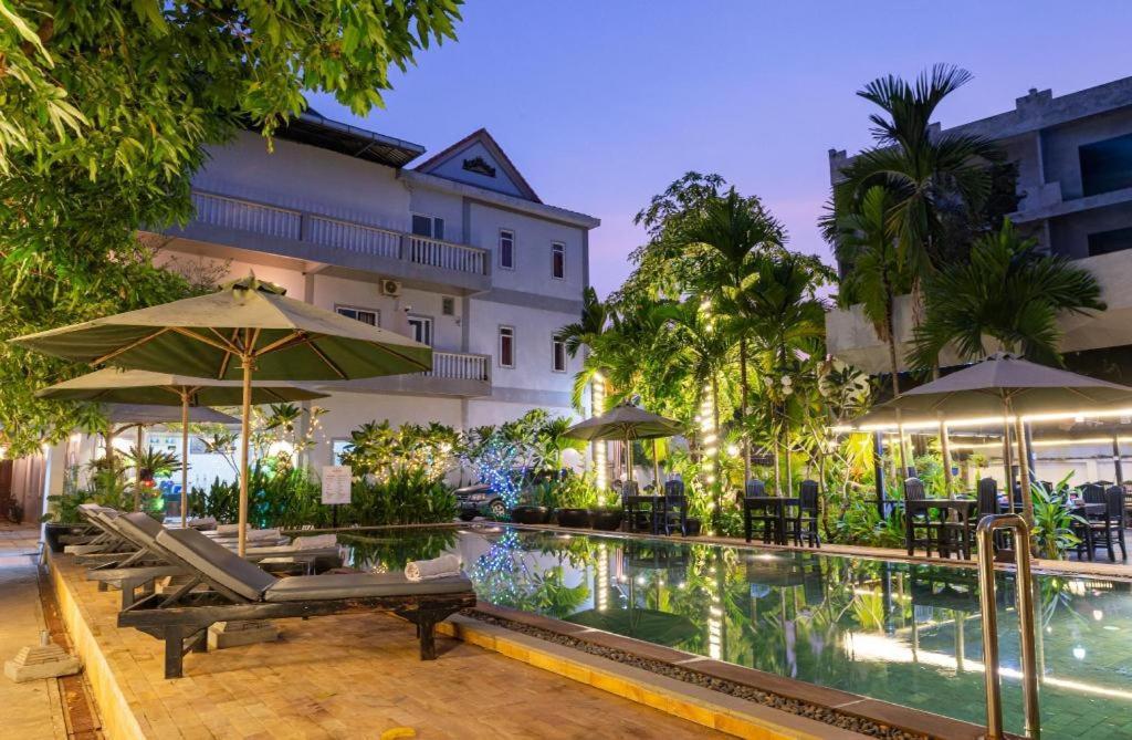Damnak Soksan Hotel Siem Reap Exteriör bild